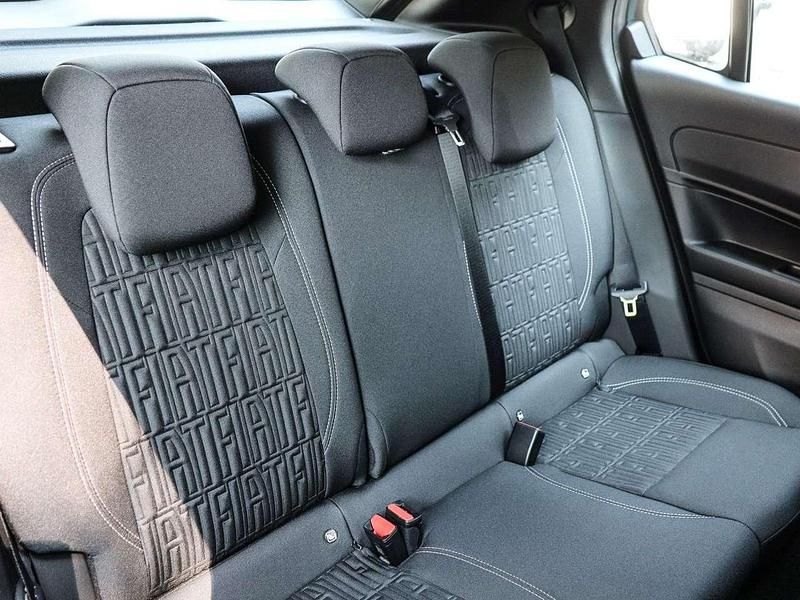 Neu Fiat 600 101 PS (74 kW) 2025 Grün SUV