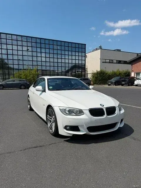 Gebraucht BMW 320 M Sport 184 PS (135 kW) 2012 Weiß Coupé