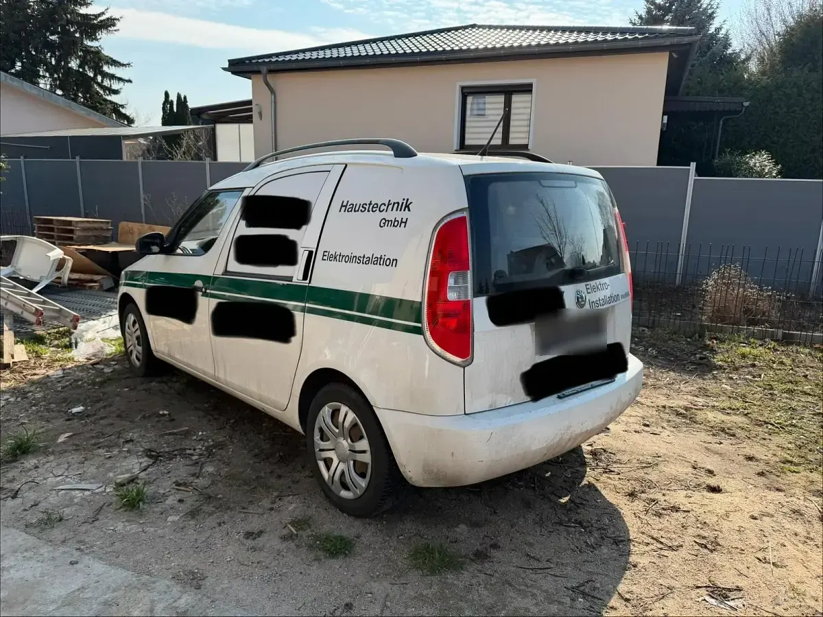 Gebraucht Skoda Roomster 75 PS (55 kW) 2012 Weiß Van / Kleinbus