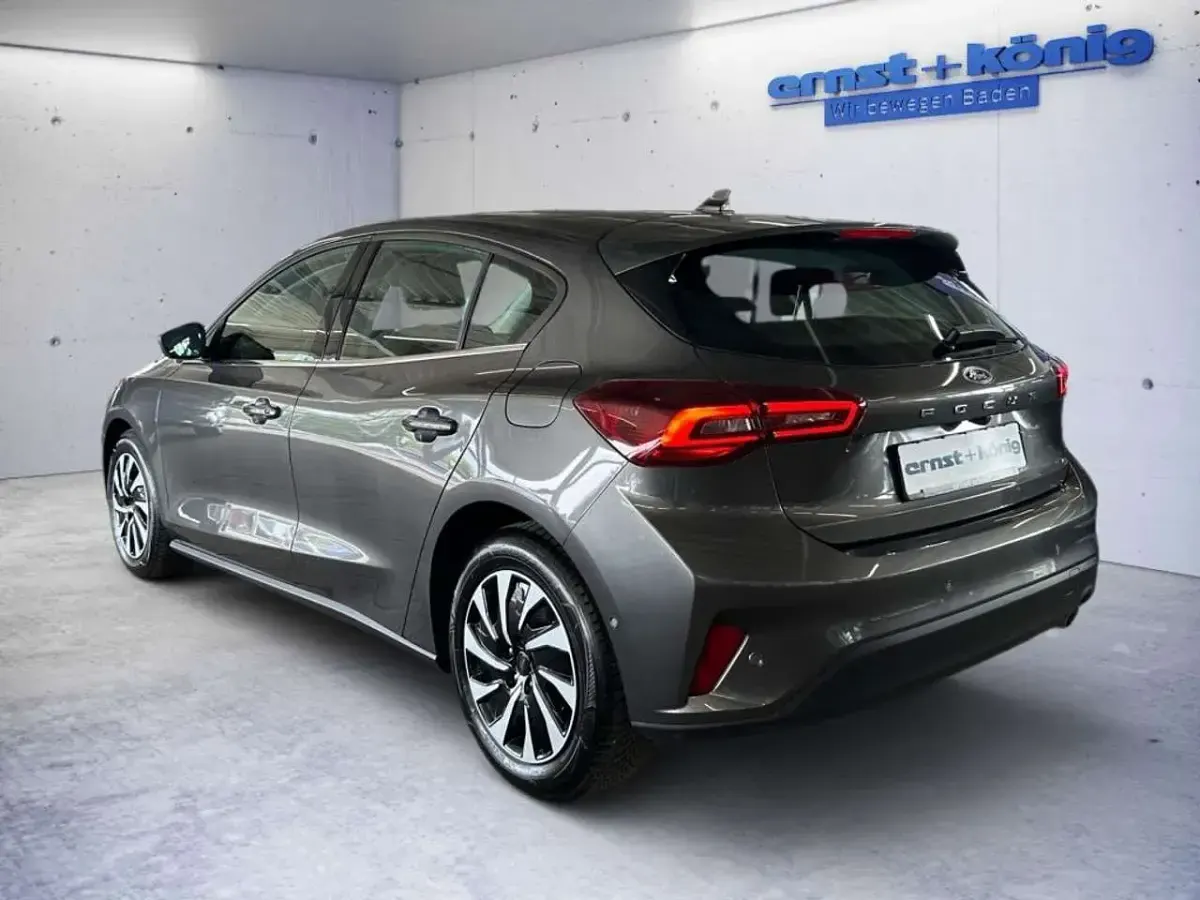 Gebraucht Ford Focus Titanium 125 PS (91 kW) 2025 Magnetic metallic Limousine