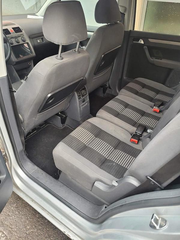 Gebraucht VW Touran 2008 Silber Van / Kleinbus