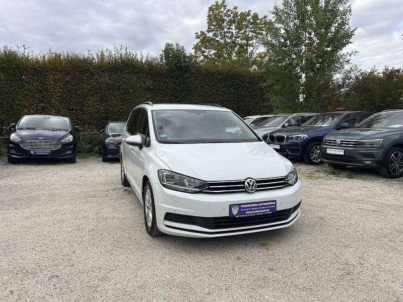 Pure white Gebraucht 2020 VW Touran Comfortline Van / Kleinbus | 17.899 € (Superpreis) - Bild 1/4