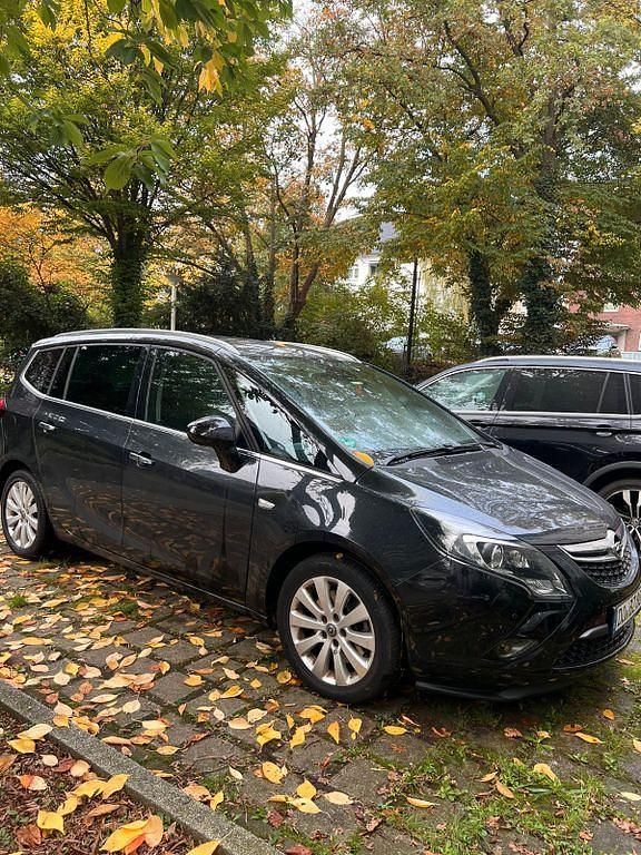 Schwarz Gebraucht 2012 Opel Zafira Tourer Van / Kleinbus | 8.400 € (Fairer Preis) - Bild 1/4