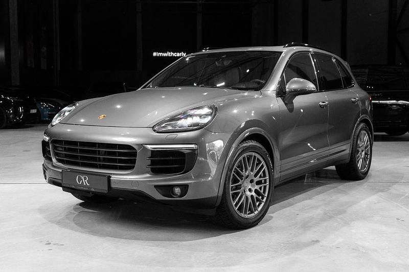 Grau Gebraucht 2016 Porsche Cayenne SUV | 29.000 € (Fairer Preis) - Bild 1/4