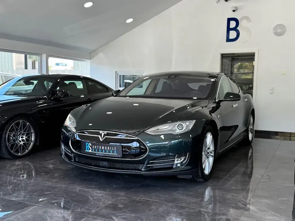 Usado Tesla Model S 284 kW (387 CV) 2015 Verde Utilitario