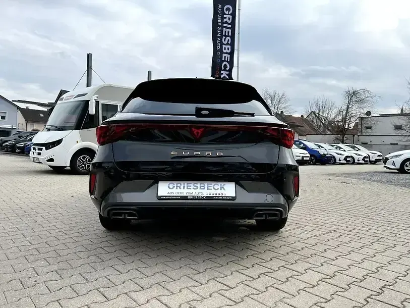 Neu Cupra Leon 150 PS (110 kW) 2025 Magnetic schwarz metallic Kombi