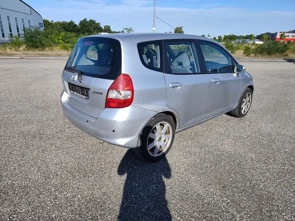 Gebraucht Honda Jazz LS 83 PS (61 kW) 2007 Silber Kleinwagen