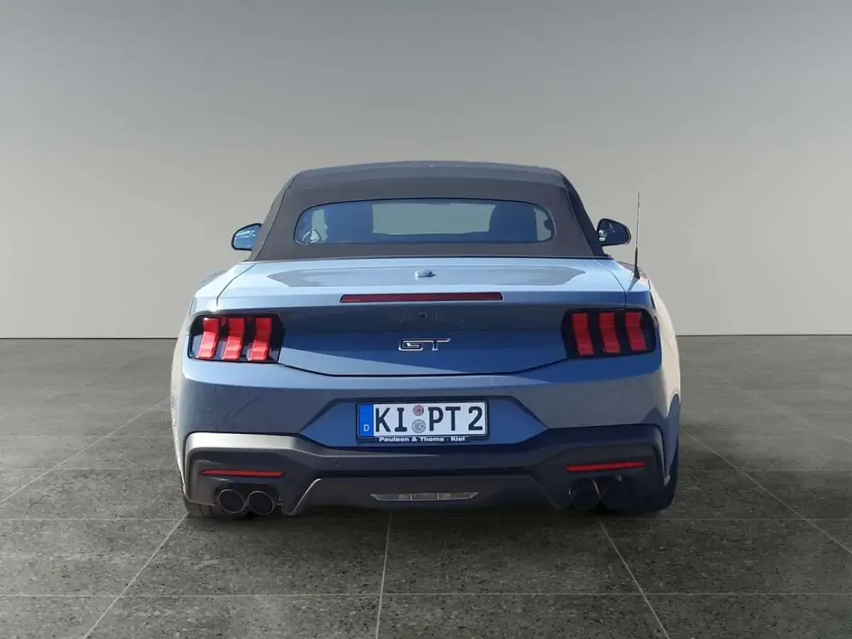 Gebraucht Ford Mustang GT Convertible 446 PS (328 kW) 2026 Vapor blue/whisper blue Cabrio