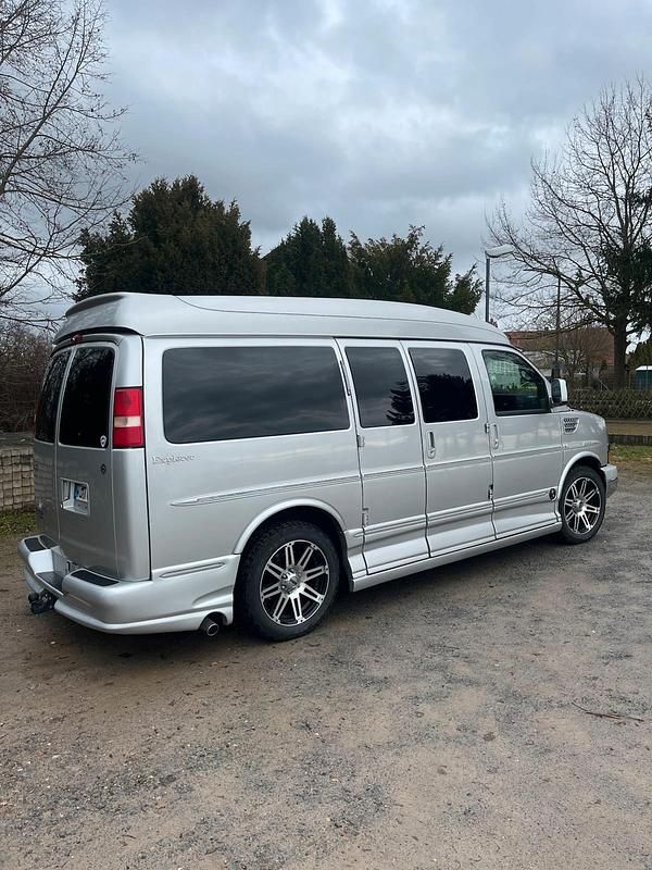 Gebraucht Chevrolet Express SE 305 PS (224 kW) 2011 Silber Van / Kleinbus