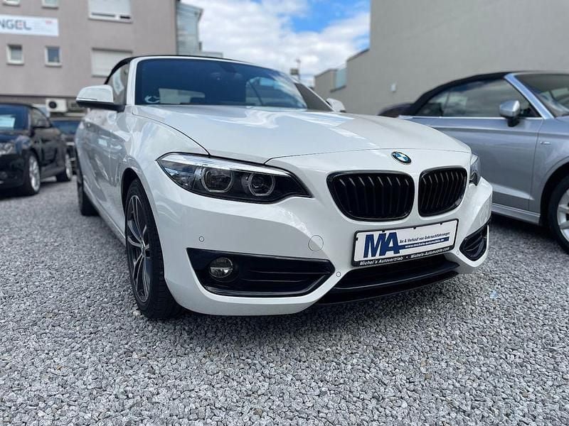 Weiß Gebraucht 2019 BMW 220 Sport Line Cabrio | 24.900 € (Fairer Preis) - Bild 1/4