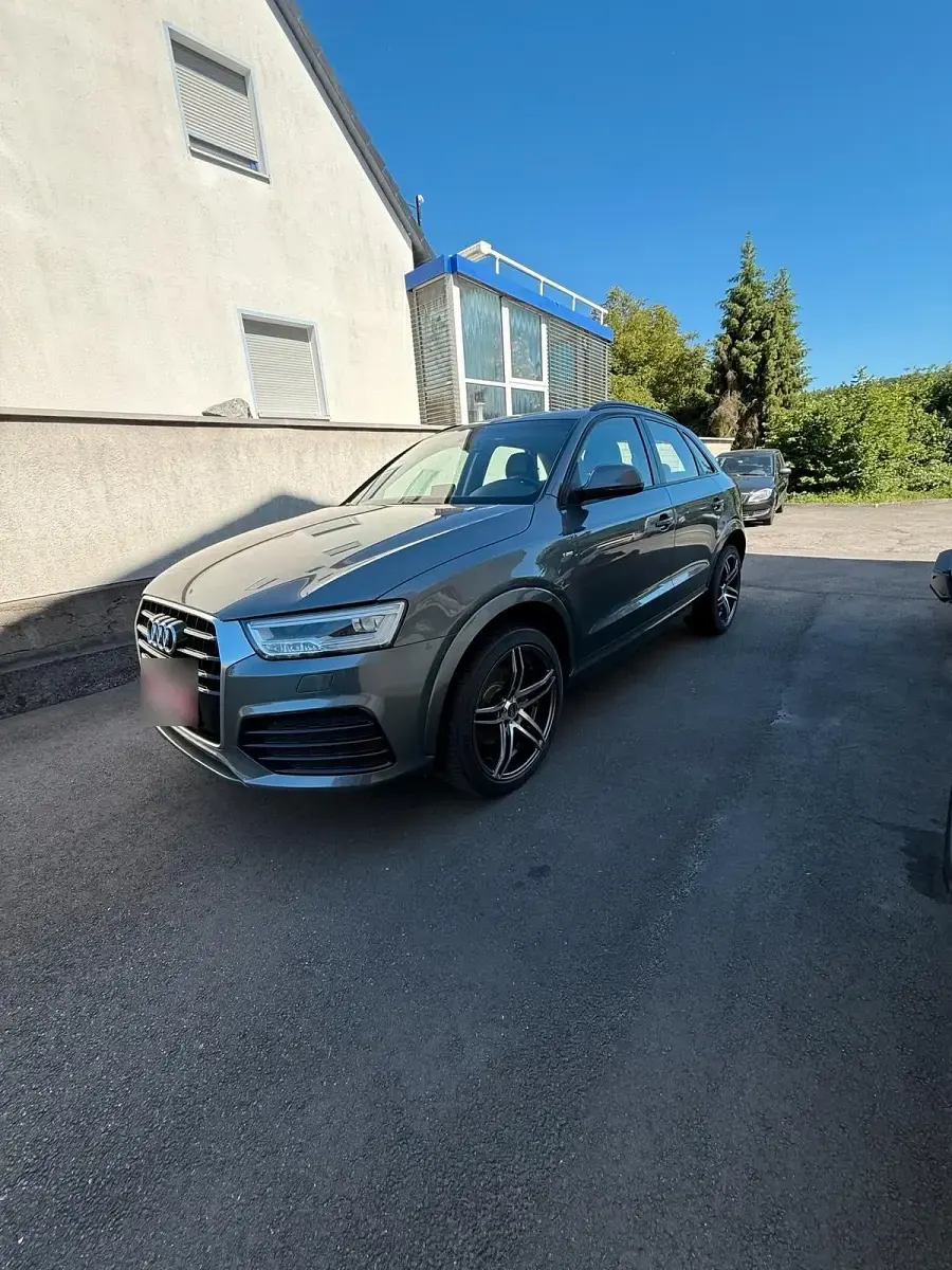 Gebraucht Audi Q3 Design 150 PS (110 kW) 2016 Silber SUV