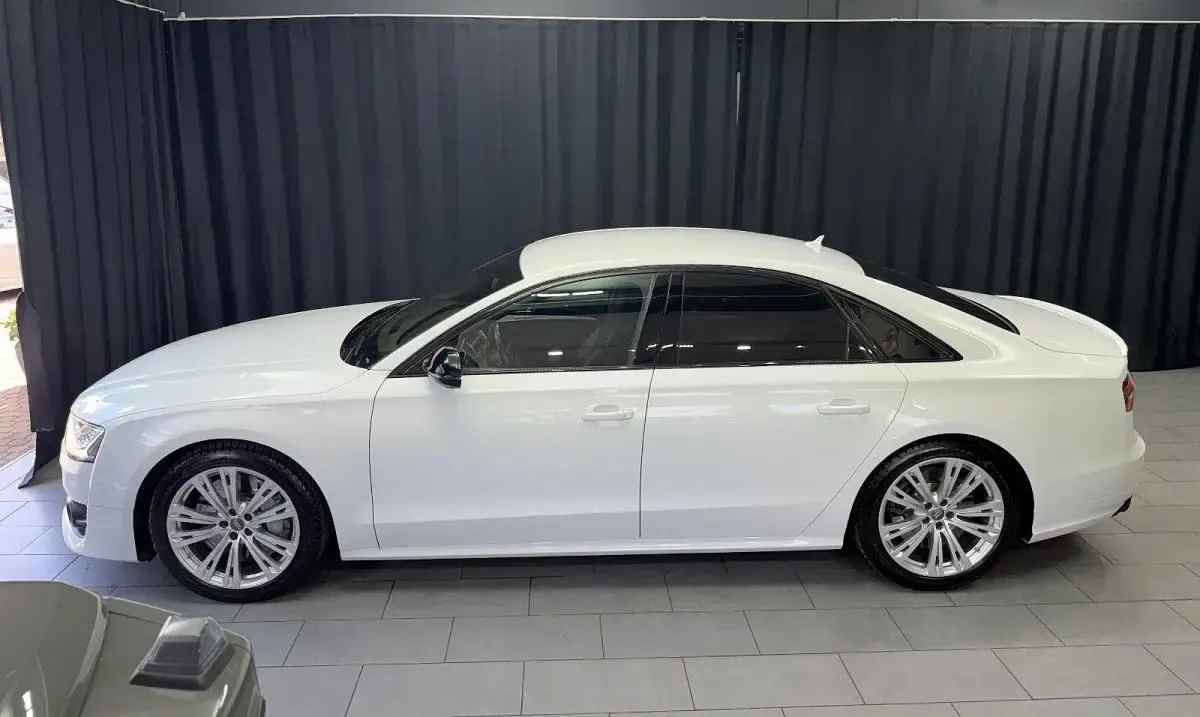 Gebraucht Audi S8 plus Sport 605 PS (444 kW) 2017 Weiß Limousine