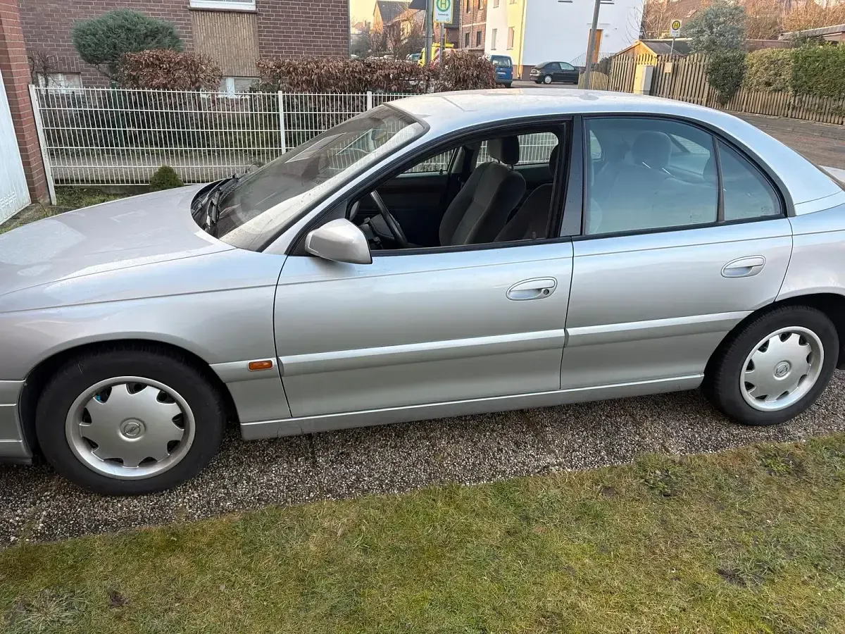 Gebraucht Opel Omega 144 PS (105 kW) 2000 Silber Limousine