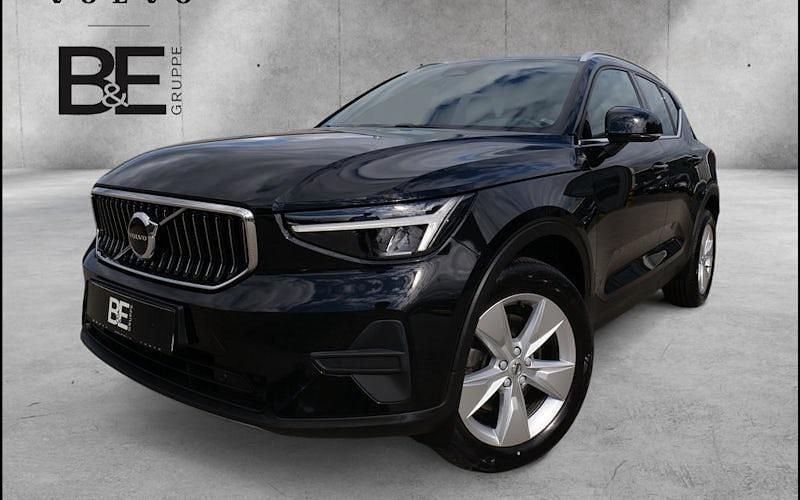 Schwarz Gebraucht 2022 Volvo XC40 Plus SUV | 30.950 € (Guter Preis) - Bild 1/4