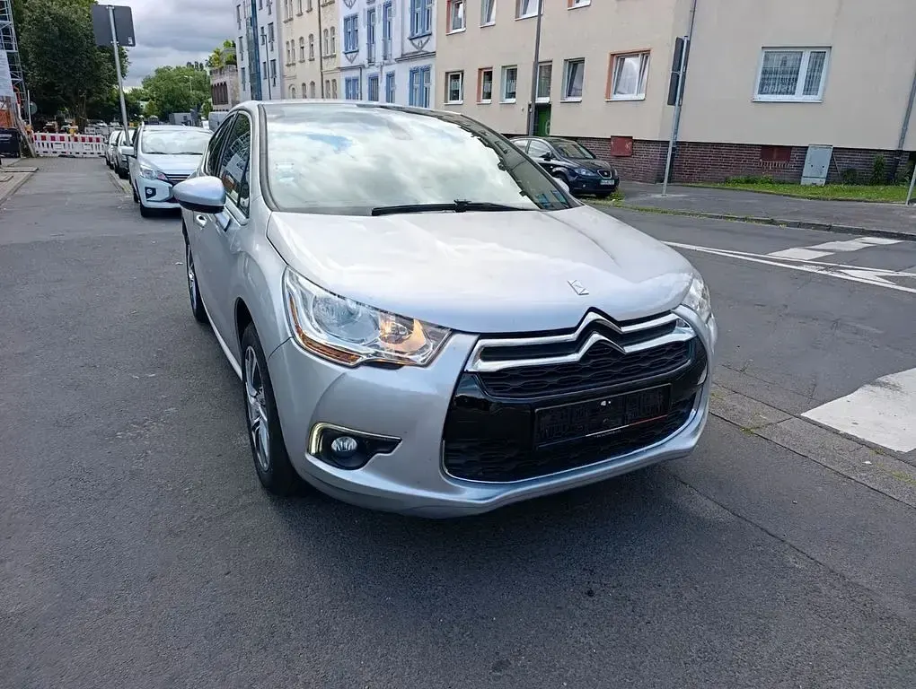 Gebraucht Citroën DS4 So Chic 120 PS (88 kW) 2011 Silber Kleinwagen