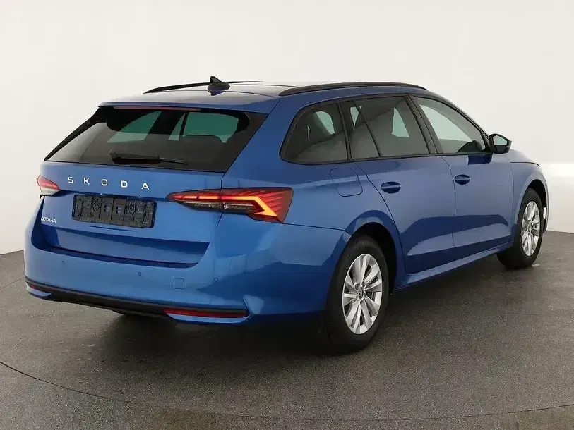 Neu Skoda Octavia Selection 150 PS (110 kW) 2026 Blau Kombi
