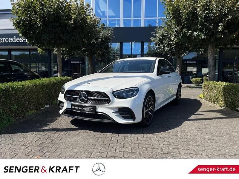 Weiß Gebraucht 2022 Mercedes E300 AMG Limousine | 39.770 € (Etwas zu teuer) - Bild 1/4