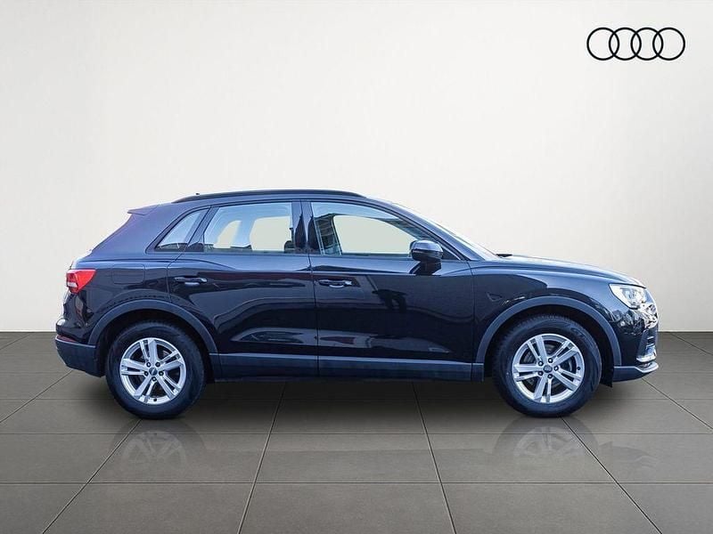 Gebraucht Audi Q3 150 PS (110 kW) 2022 Mythosschwarz metallic SUV