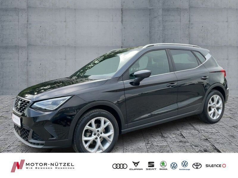 Mitternachtsschwarz Gebraucht 2022 Seat Arona FR-Line SUV | 20.930 € (Fairer Preis) - Bild 1/4