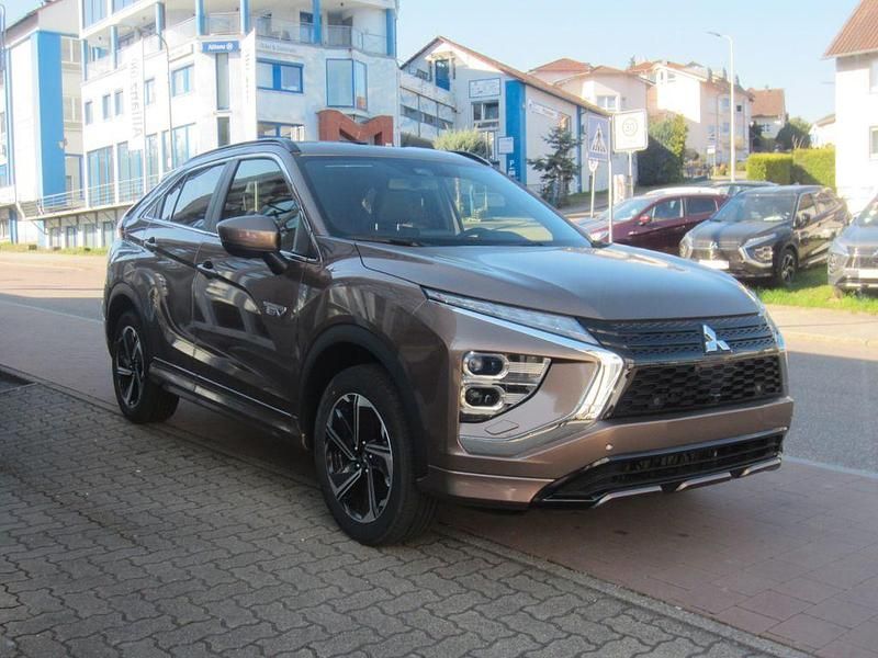 Gebraucht Mitsubishi Eclipse Cross Select 98 PS (72 kW) 2025 Bronze braun metallic SUV