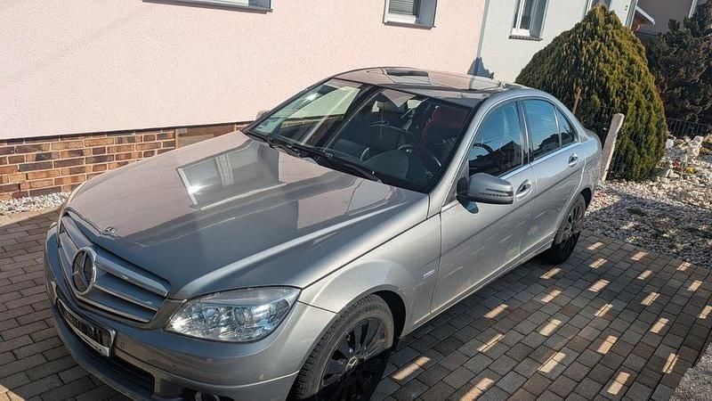 Gebraucht Mercedes C180 Elegance 156 PS (114 kW) 2010 Grau Limousine