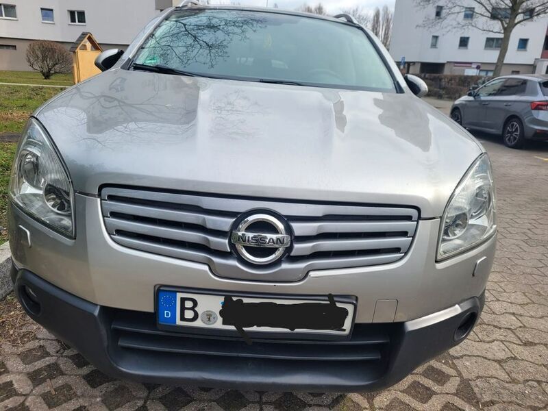 Grau Gebraucht 2009 Nissan Qashqai +2 Acenta SUV | 8.000 € (Teuer) - Bild 1/4