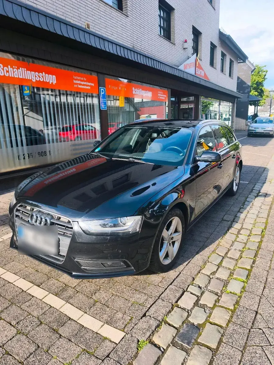 Gebraucht Audi A4 143 PS (105 kW) 2013 Schwarz Kombi