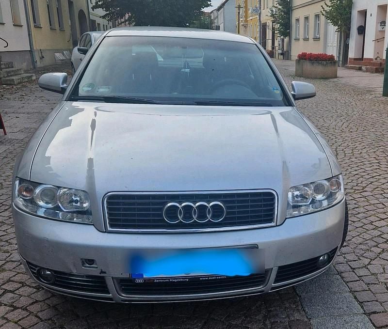 Silber Gebraucht 2005 Audi A4 Limousine | 2.200 € (Superpreis) - Bild 1/4