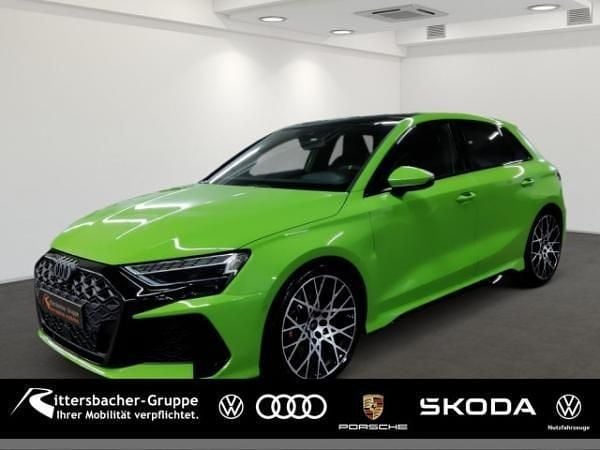 Grün (kyalamigrün) Neu 2025 Audi RS3 Sportback Premium Kleinwagen | 73.901 € (Etwas zu teuer) - Bild 1/4