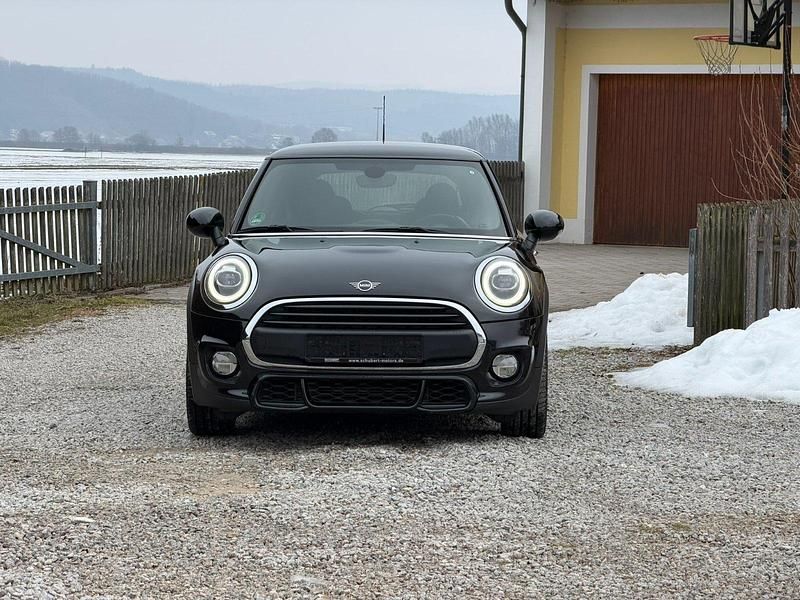 Gebraucht Mini John Cooper Works 102 PS (75 kW) 2018 Schwarz Kleinwagen