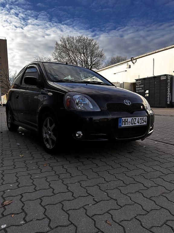 Gebraucht Toyota Yaris 106 PS (77 kW) 2001 Schwarz Limousine