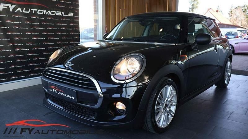 Gebraucht Mini ONE 102 PS (75 kW) 2015 Midnight black metallic Kleinwagen