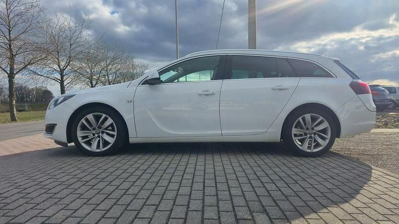 Gebraucht Opel Insignia 163 PS (119 kW) 2014 Weiß Kombi