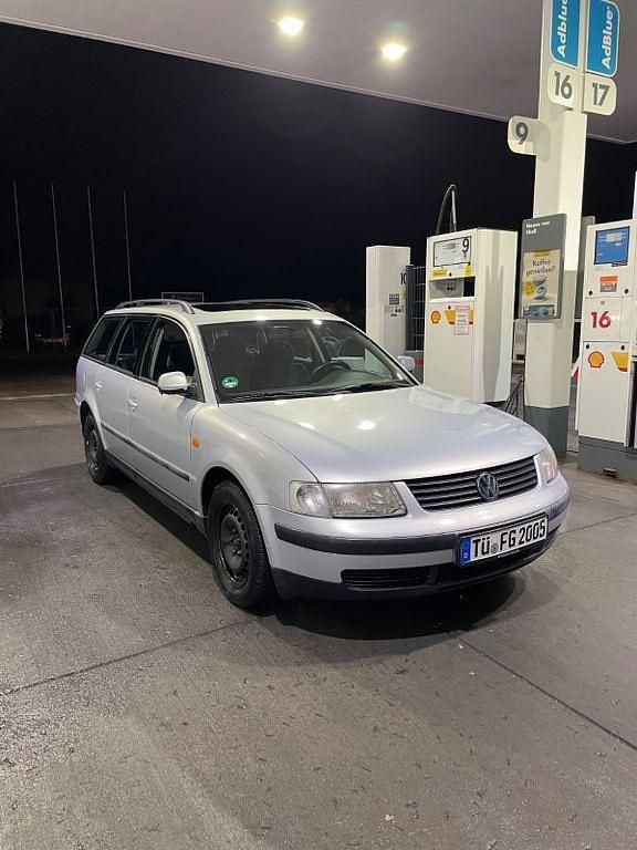 Gebraucht VW Passat Basis 101 PS (74 kW) 1997 Silber Kombi