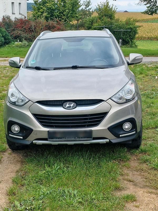 Beige Gebraucht 2011 Hyundai ix35 SUV | 7.999 € (Fairer Preis) - Bild 1/4
