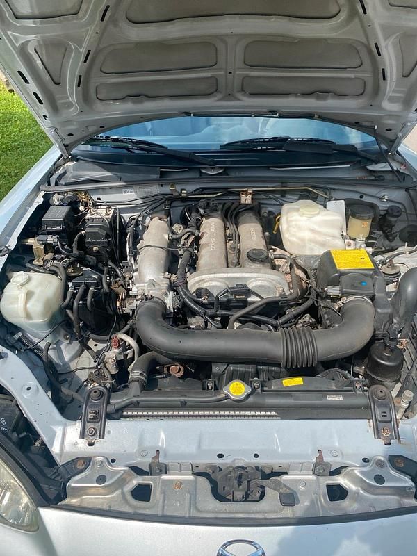 Silber Gebraucht 2002 Mazda MX5 Cabrio | 4.599 € (Guter Preis) - Bild 1/4