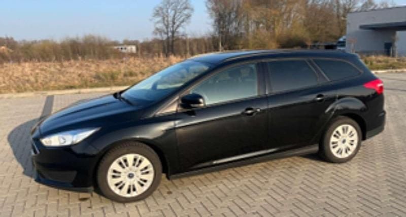 Gebraucht Ford Focus Business Edition 125 PS (91 kW) 2015 Schwarz Kombi