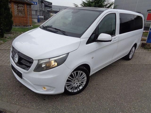 Weiß Gebraucht 2016 Mercedes Vito Van / Kleinbus | 17.500 € (Teuer) - Bild 1/4