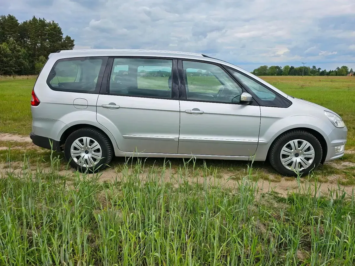 Gebraucht Ford Galaxy 140 PS (102 kW) 2011 Silber Van / Kleinbus