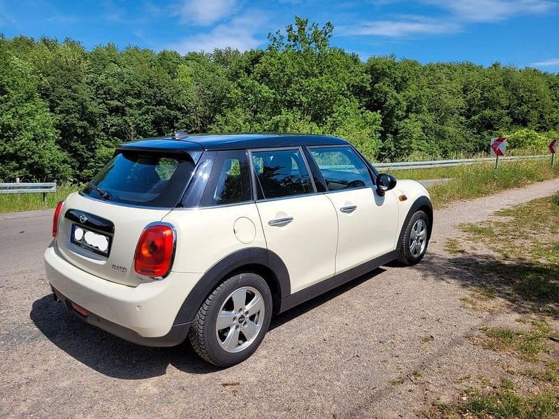 Gebraucht Mini Cooper 136 PS (100 kW) 2016 Weiß Kleinwagen