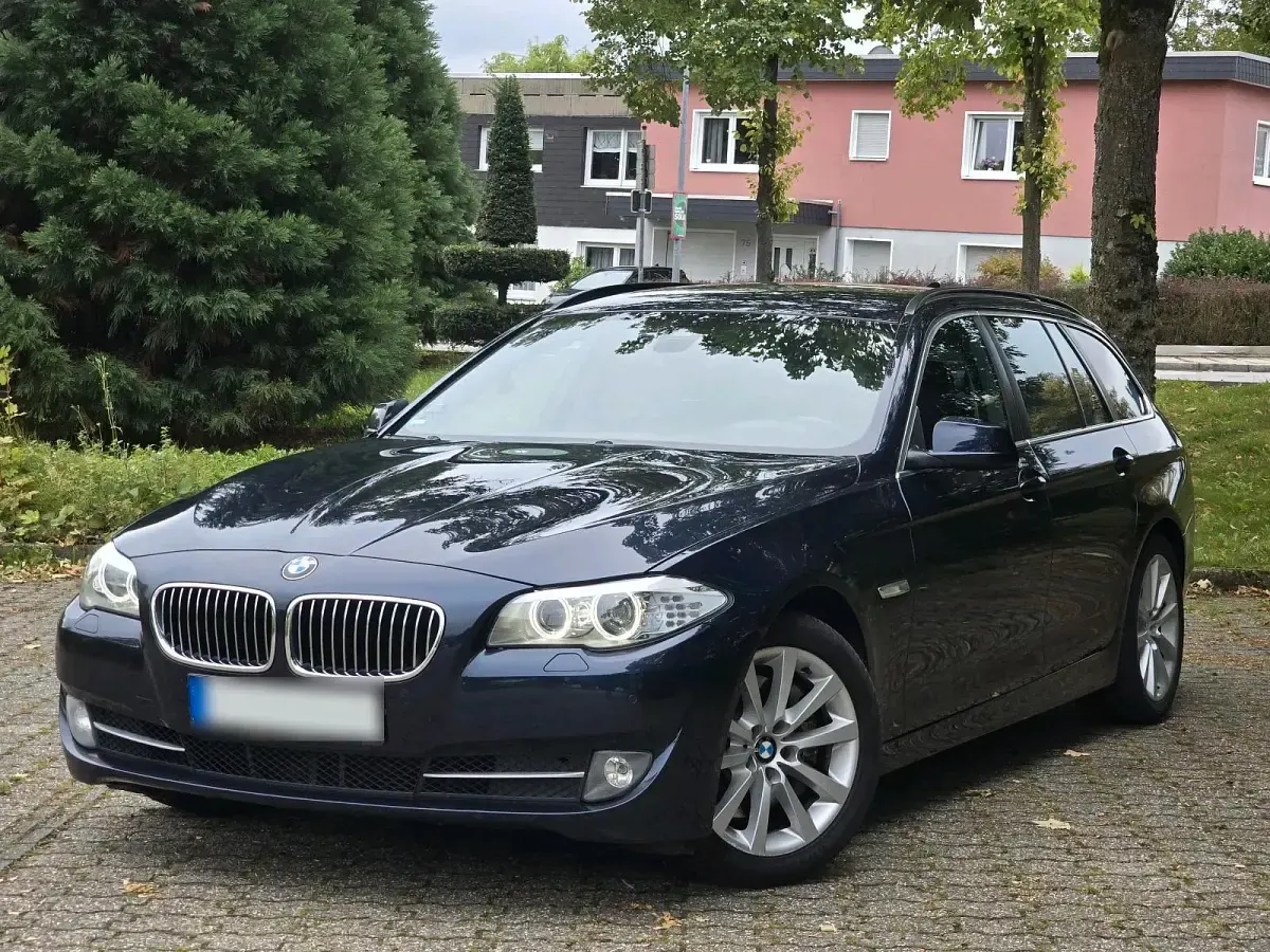 Gebraucht BMW 525 218 PS (160 kW) 2013 Blau Kombi