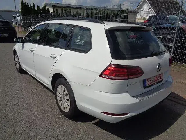 Gebraucht VW Golf VII Trendline 116 PS (85 kW) 2019 Weiß Kombi