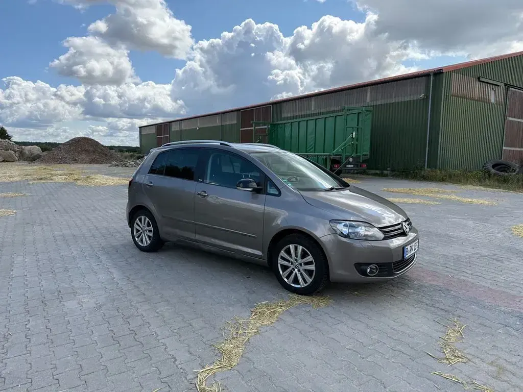 Gebraucht VW Golf Plus Style 80 PS (58 kW) 2011 Braun Van / Kleinbus