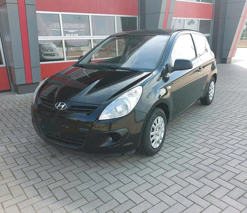 Schwarz Gebraucht 2010 Hyundai i20 Kleinwagen | 2.999 € (Fairer Preis) - Bild 1/4