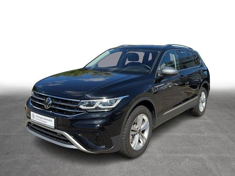 Deep black perleffekt Gebraucht 2024 VW Tiguan Allspace Elegance SUV | 40.449 € (Fairer Preis) - Bild 1/4
