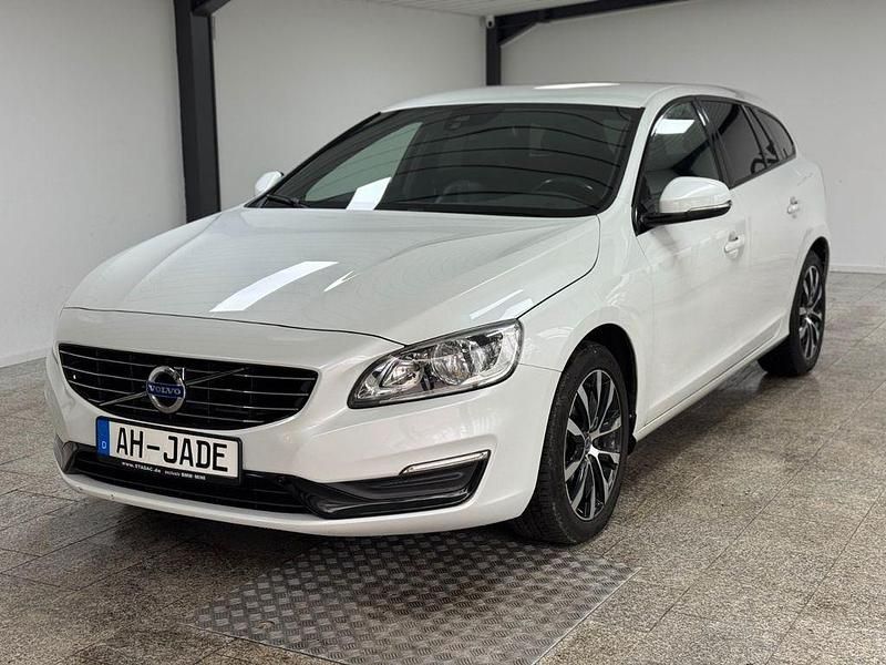 Gebraucht Volvo V60 120 PS (88 kW) 2017 Weiß Kombi