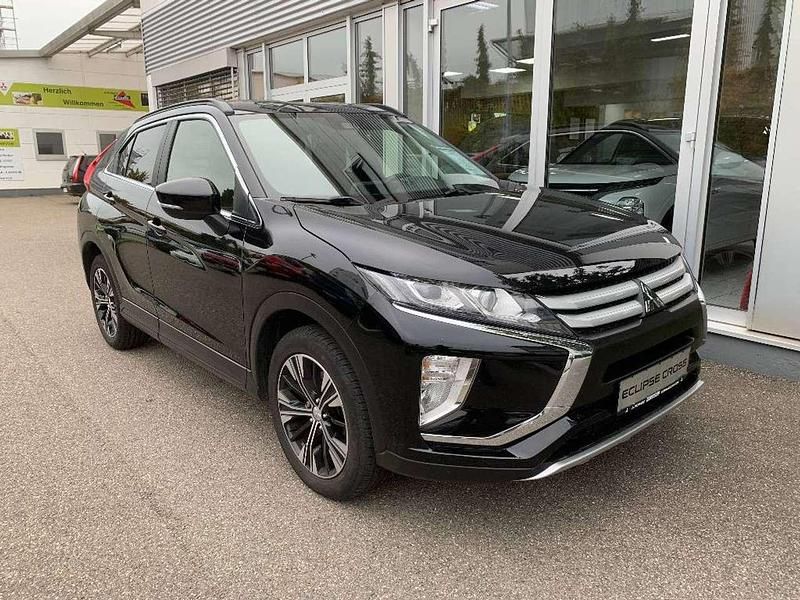 Pantherschwarz Gebraucht 2019 Mitsubishi Eclipse Cross Diamant Edition SUV | 12.999 € (Superpreis) - Bild 1/4