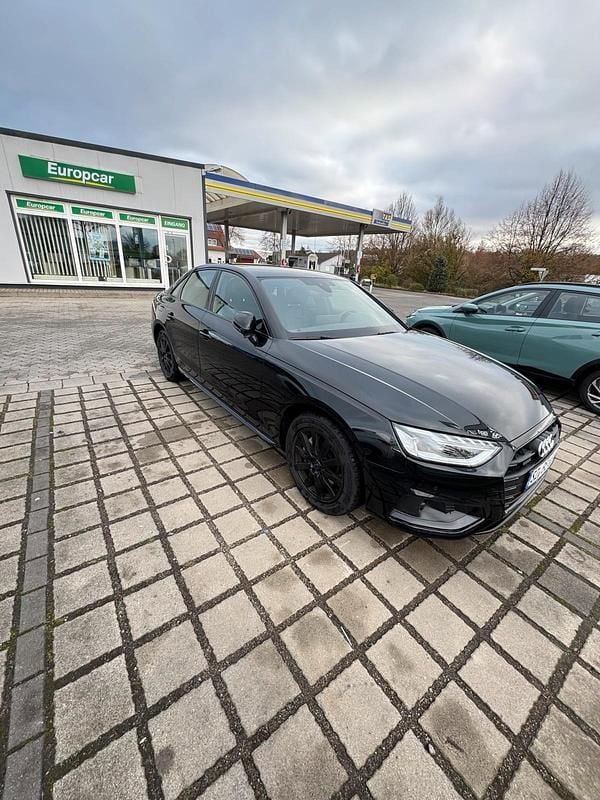 Gebraucht Audi A4 204 PS (150 kW) 2022 Schwarz Limousine