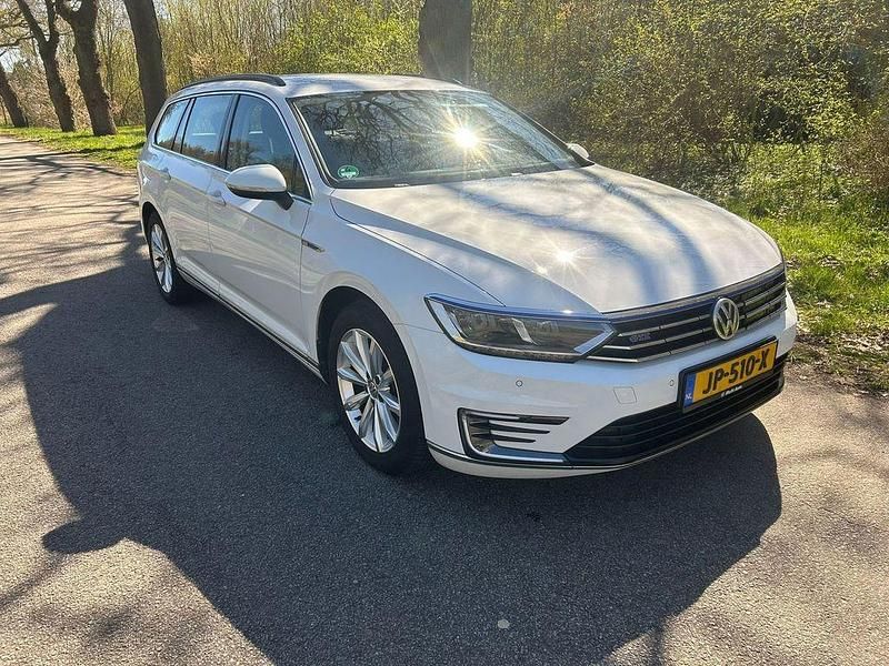 Gebraucht VW Passat GTE 156 PS (114 kW) 2016 Weiß Kombi