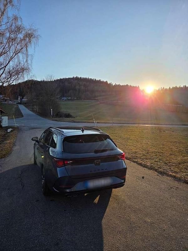 Gebraucht Cupra Leon 150 PS (110 kW) 2024 Blau Kombi